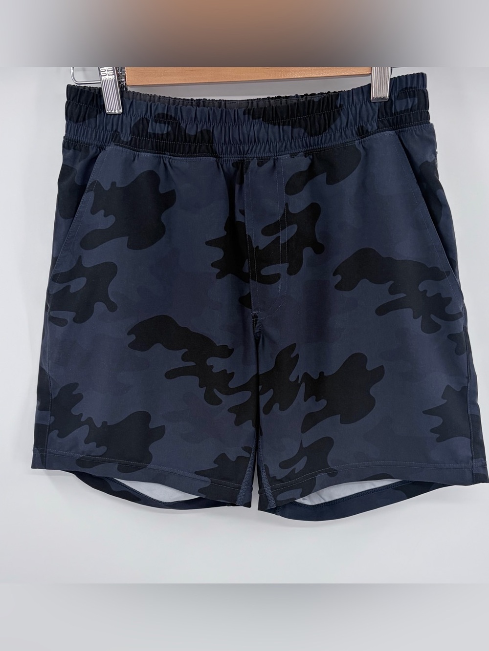 Rhône mako unlined training short 7” dark blue camo men’s S athletic running